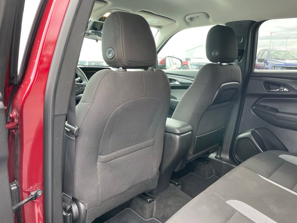 Used 2025 Chevrolet TrailBlazer LT AWD/4WD image 46