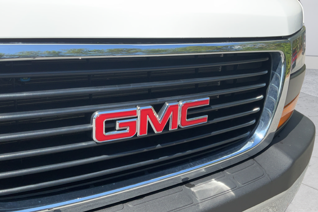 Certified 2025 GMC Savana 2500 w/ Driver Convenience Package RWD image 28