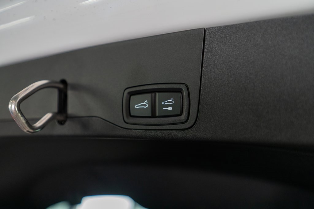 New 2025 Porsche Taycan 4S image 40