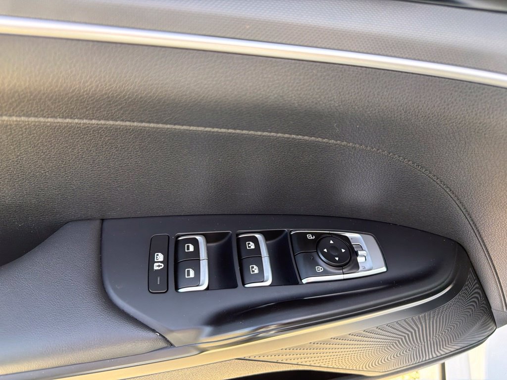 Used 2023 Kia K5 LXS FWD image 11