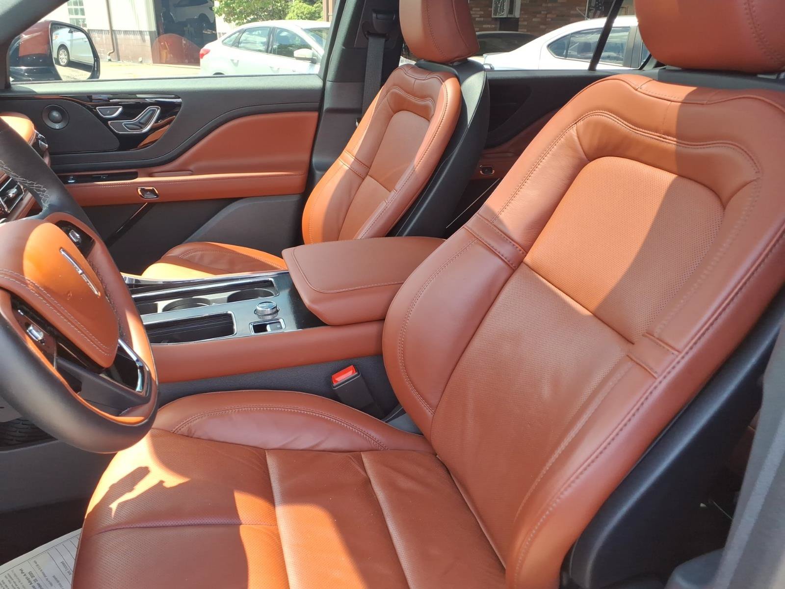 Used 2025 Lincoln Aviator Reserve AWD/4WD image 5
