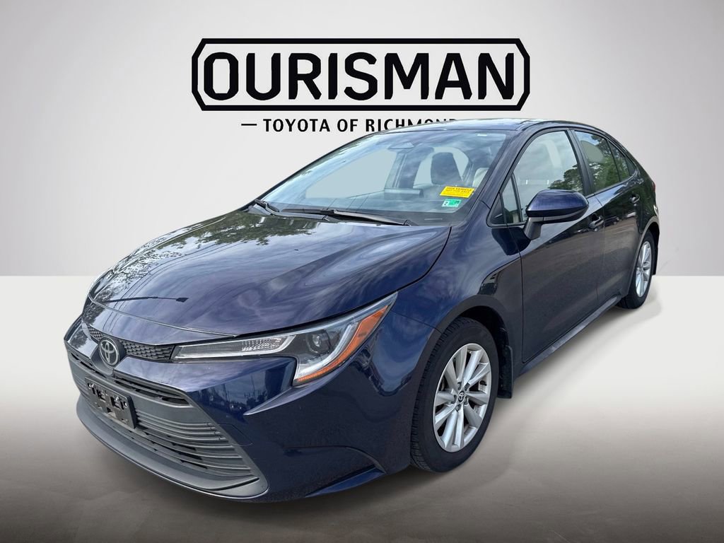 Used 2023 Toyota Corolla LE w/ LE Convenience Package image 3