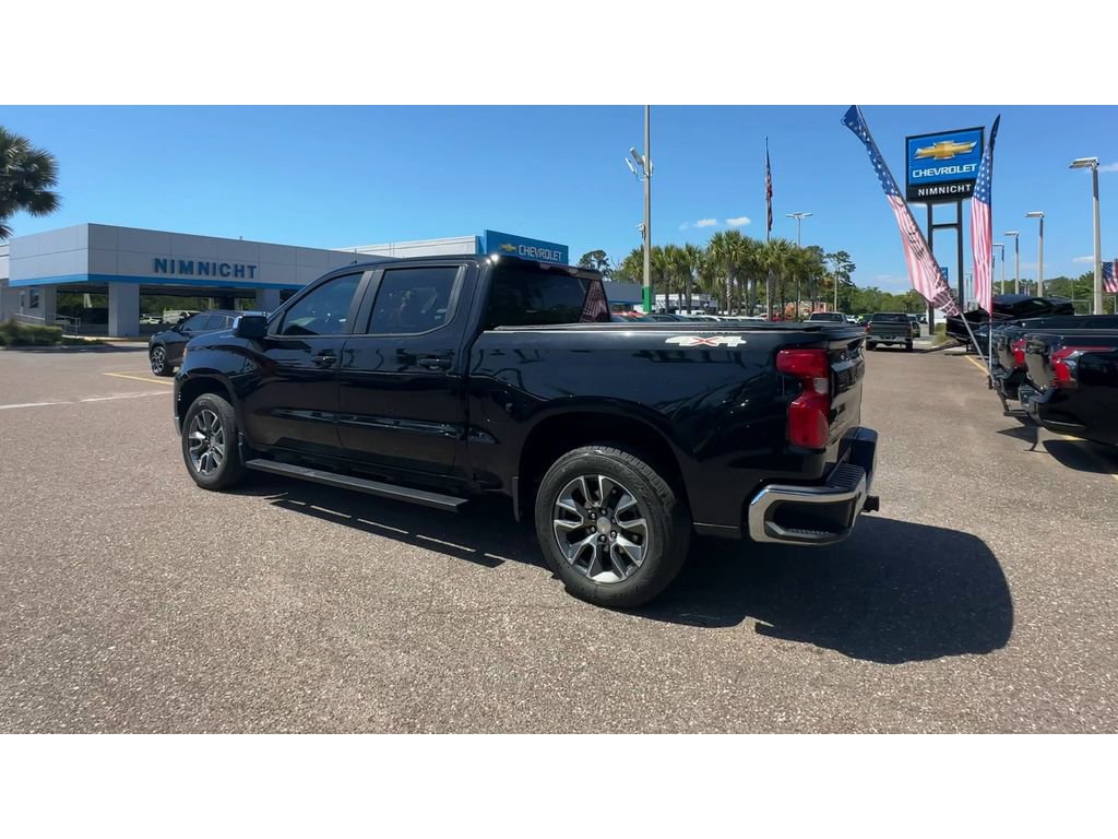 Used 2023 Chevrolet Silverado 1500 LT AWD/4WD image 2