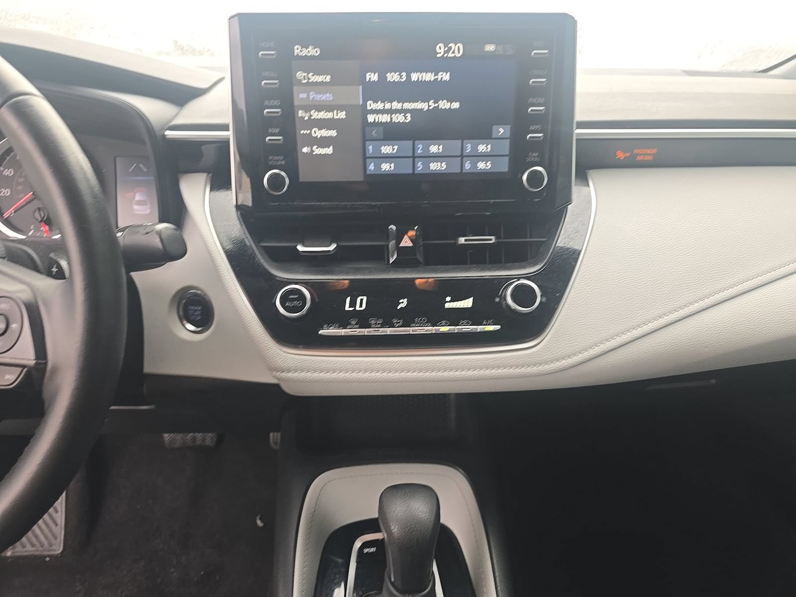 Used 2020 Toyota Corolla SE w/ SE Premium Package FWD image 13