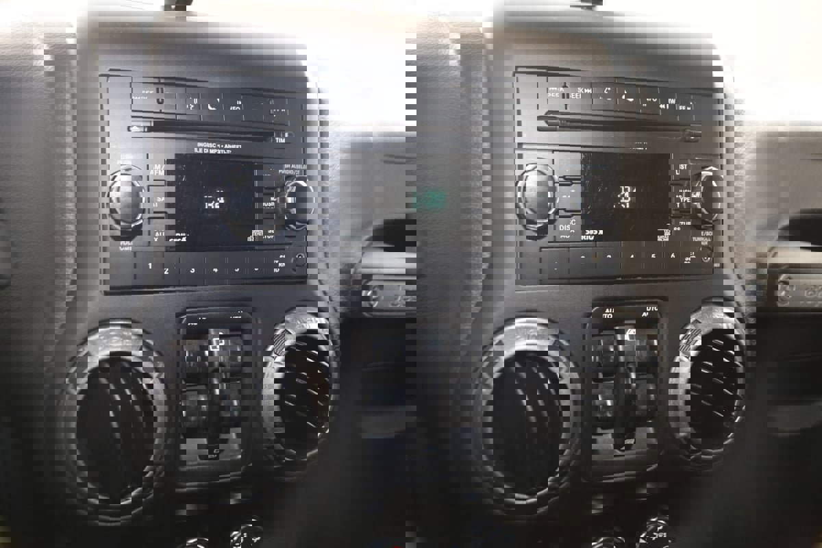 Used 2017 Jeep Wrangler Unlimited Sport w/ Quick Order Package 24S image 24