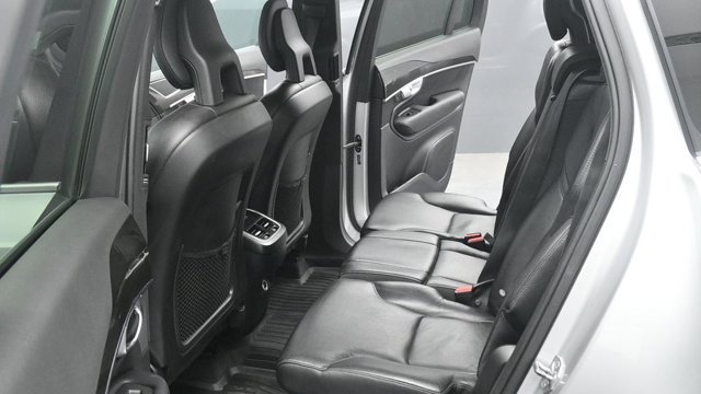 Used 2018 Volvo XC90 T6 Momentum w/ Convenience Package AWD/4WD image 23