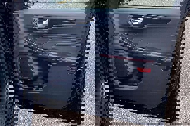 Used 2024 Ford Escape ST-Line w/ Equipment Group 301A image 21