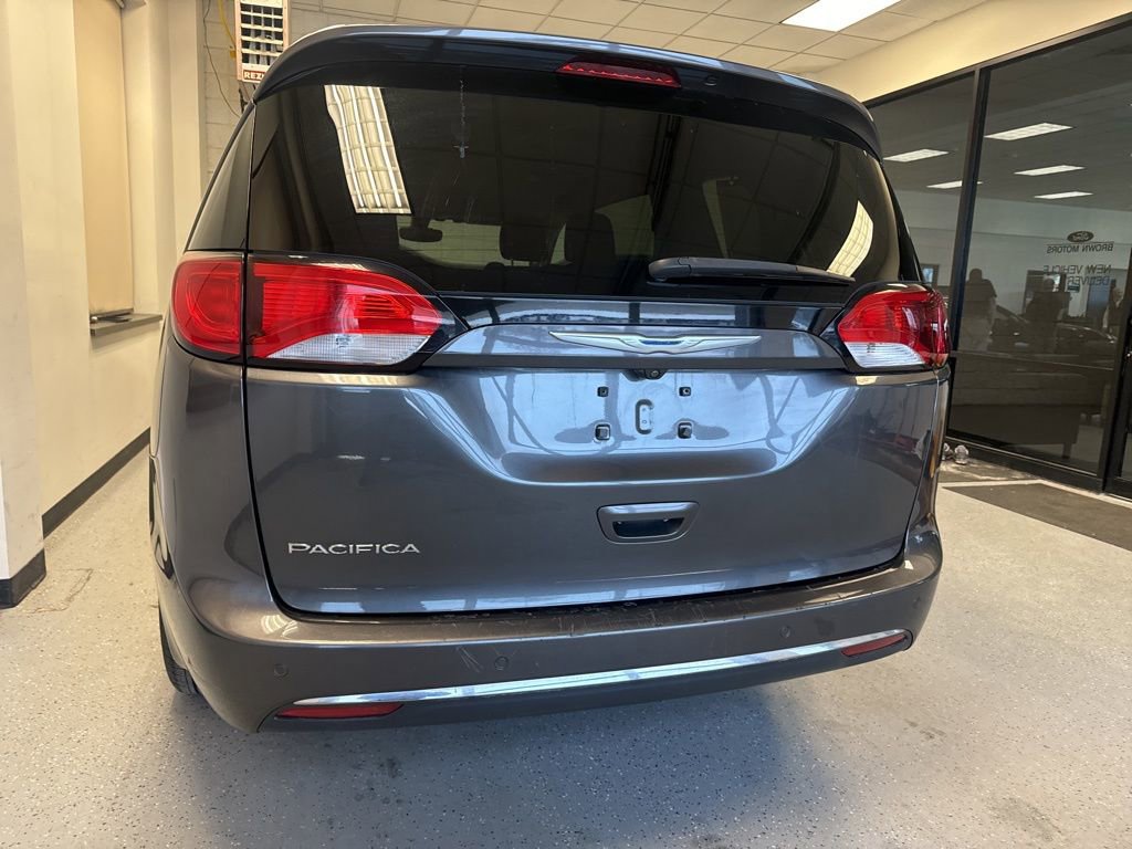 Used 2017 Chrysler Pacifica Touring-L Plus FWD image 46