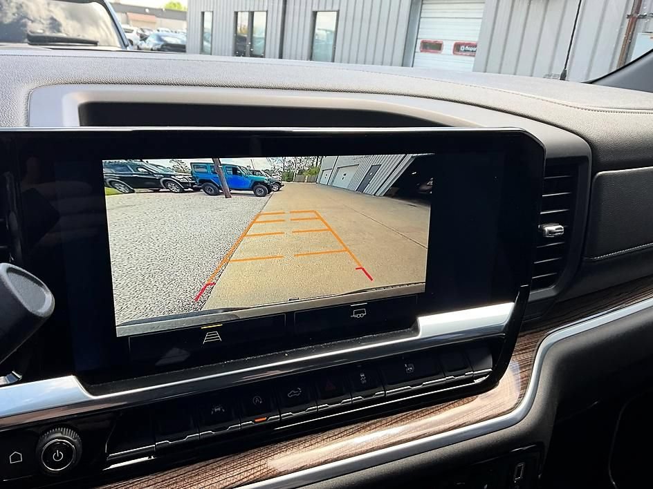 Used 2026 Chevrolet Silverado 1500 LT AWD/4WD image 22