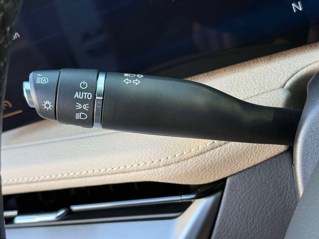 Certified 2025 Cadillac XT4 Premium Luxury FWD image 32