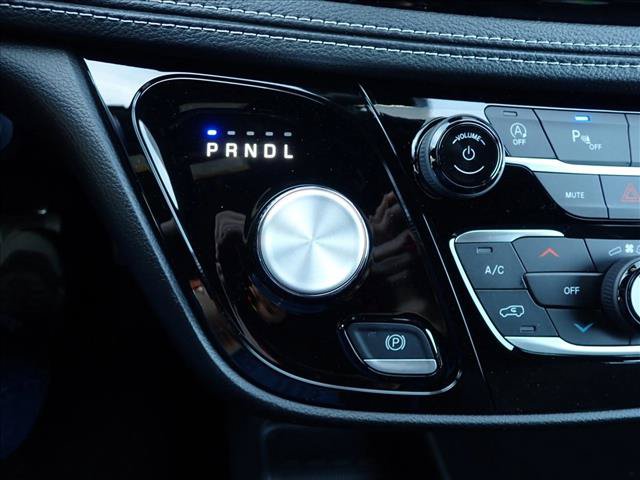New 2027 Chrysler Pacifica Select AWD/4WD image 23