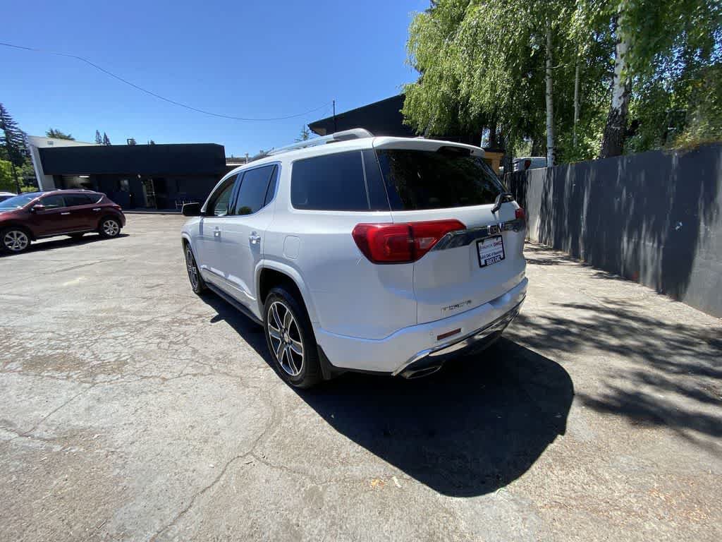 Used 2017 GMC Acadia Denali w/ Technology Package AWD/4WD image 4