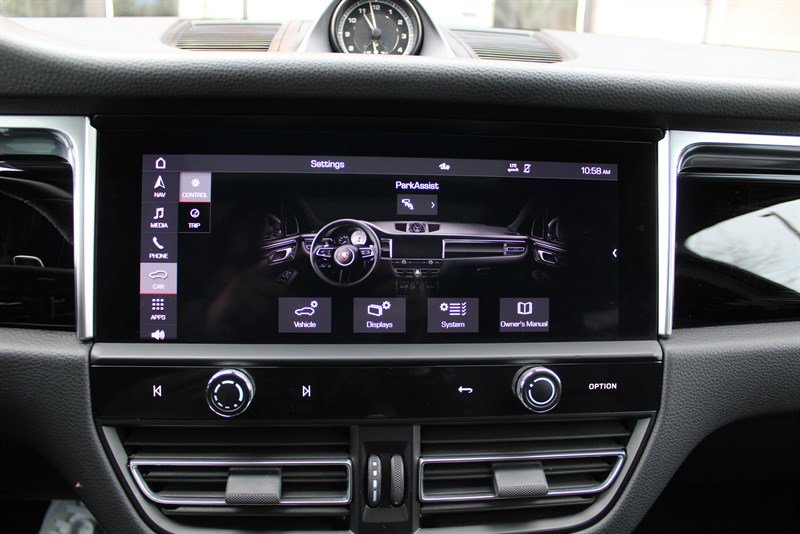 Used 2022 Porsche Macan AWD/4WD image 12