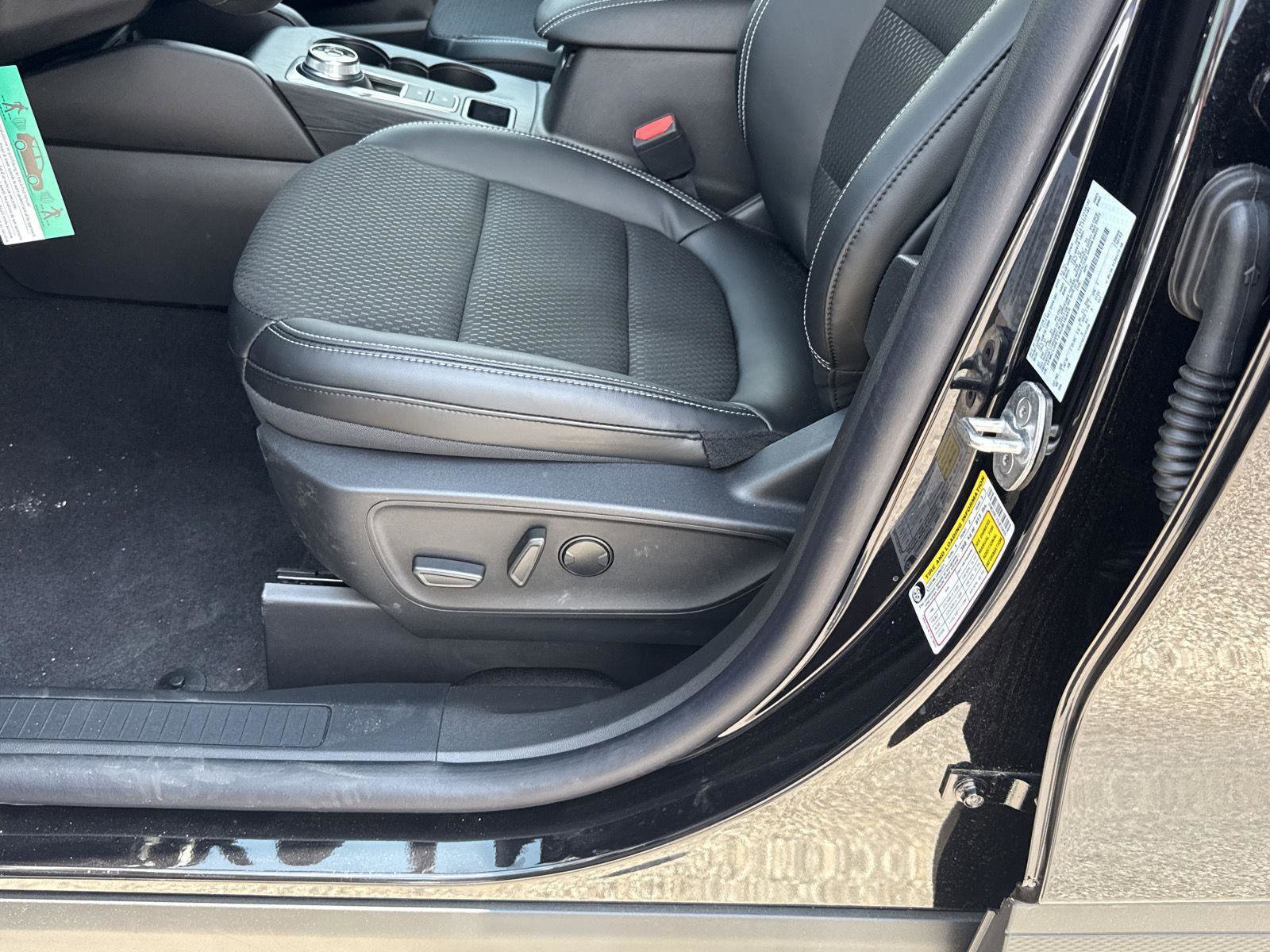 New 2025 Ford Escape SE image 16