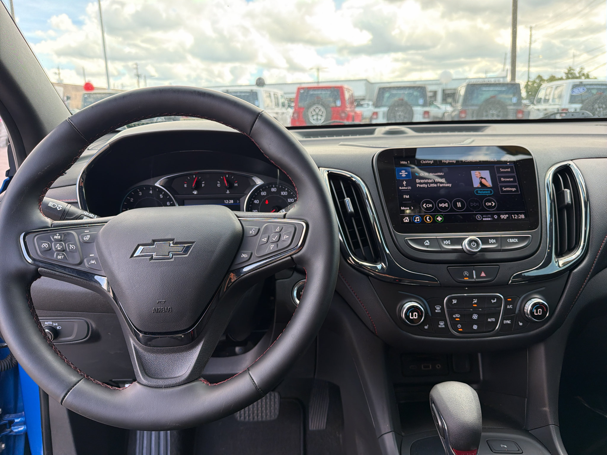 Used 2024 Chevrolet Equinox RS w/ RS Leather Package FWD image 17