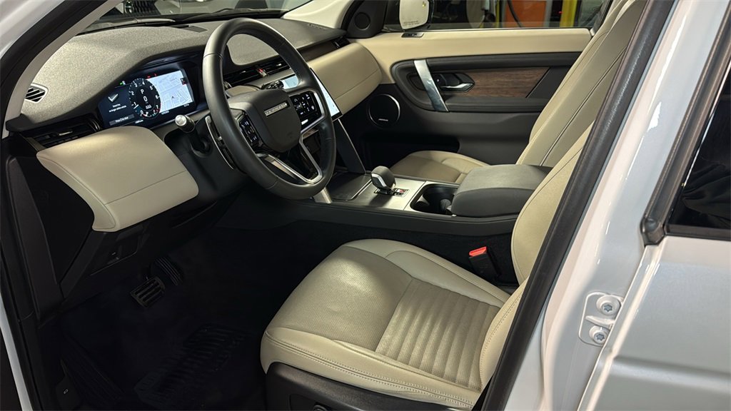 Used 2024 Land Rover Discovery Sport S image 26