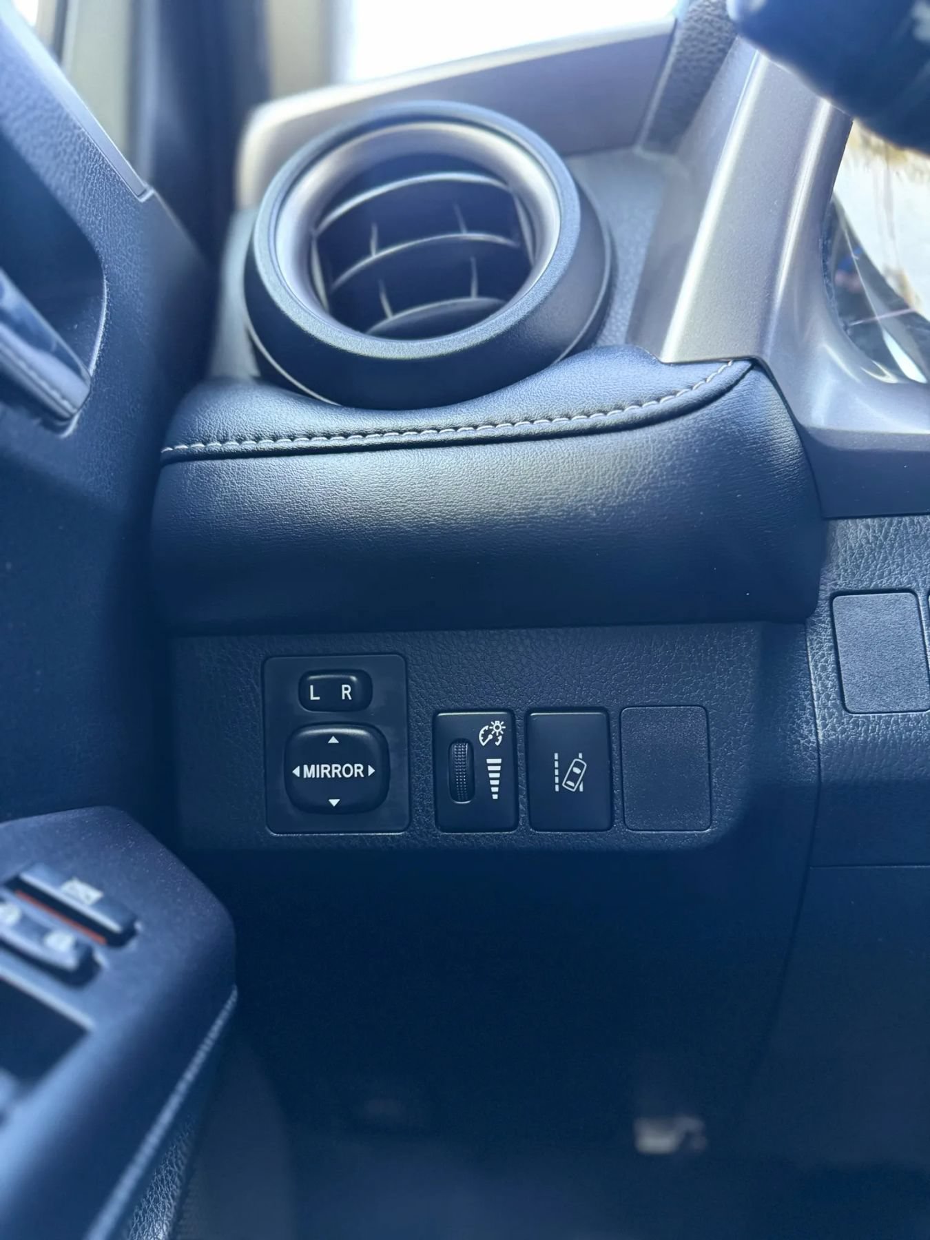 Used 2018 Toyota RAV4 XLE w/ Carpet Mat Package FWD image 56