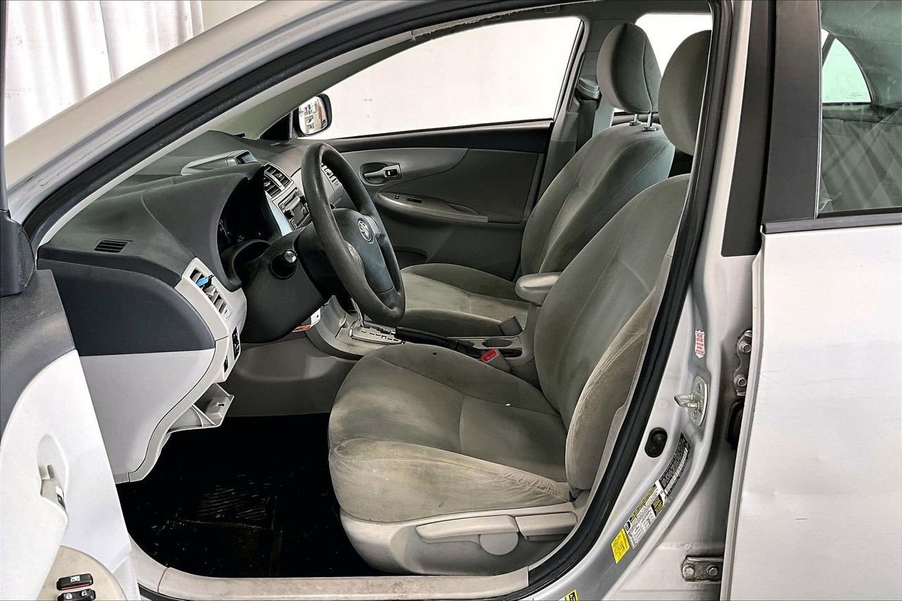 Used 2012 Toyota Corolla LE FWD image 15