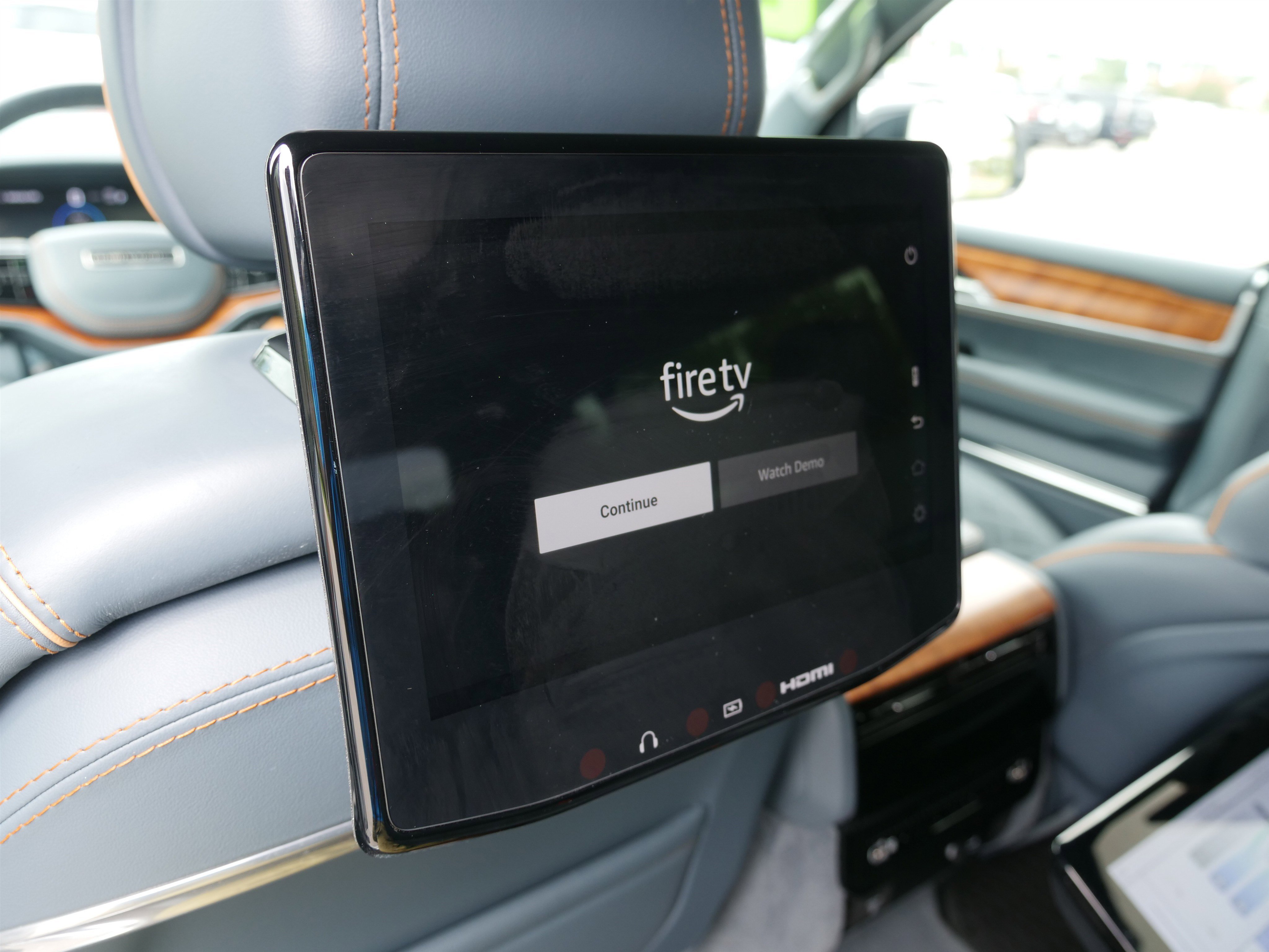 Used 2024 Jeep Grand Wagoneer L Series III w/ Rear Seat Video Group 1 image 18