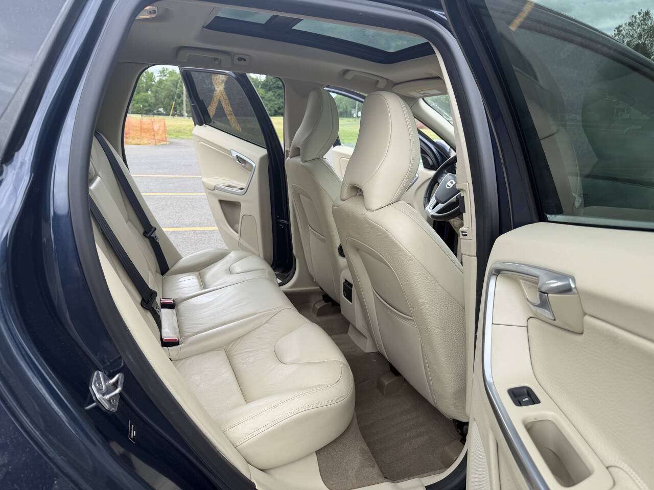 Used 2014 Volvo XC60 T6 AWD/4WD image 12