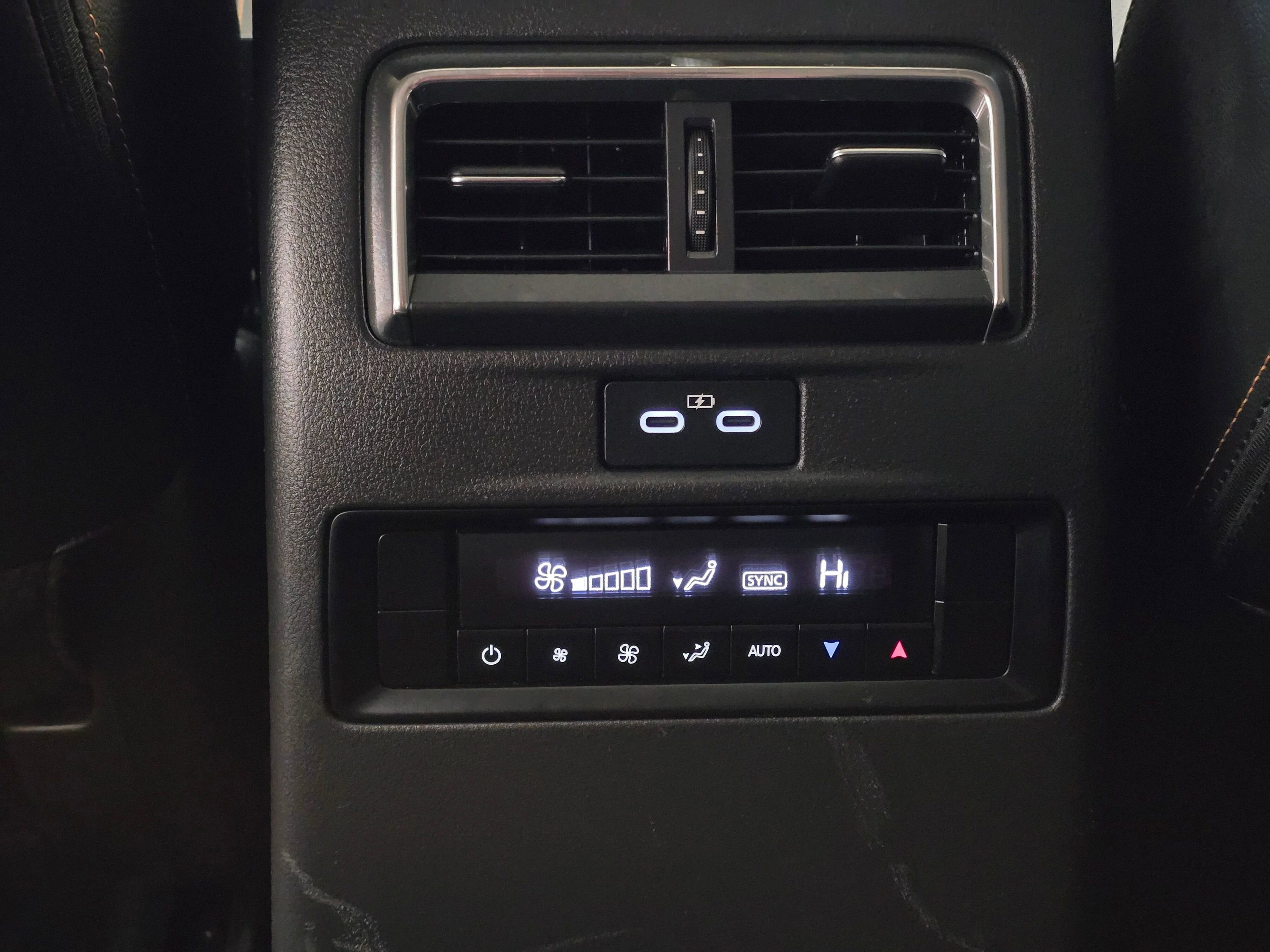 Used 2025 MAZDA CX-70 3.3 Turbo w/ Preferred Package image 19