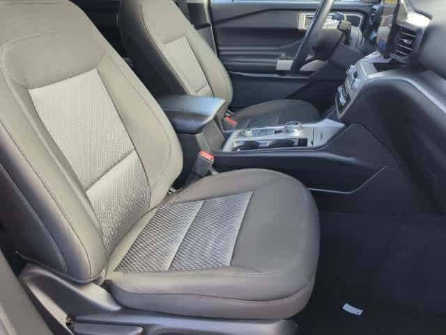Used 2023 Ford Explorer XLT AWD/4WD image 23