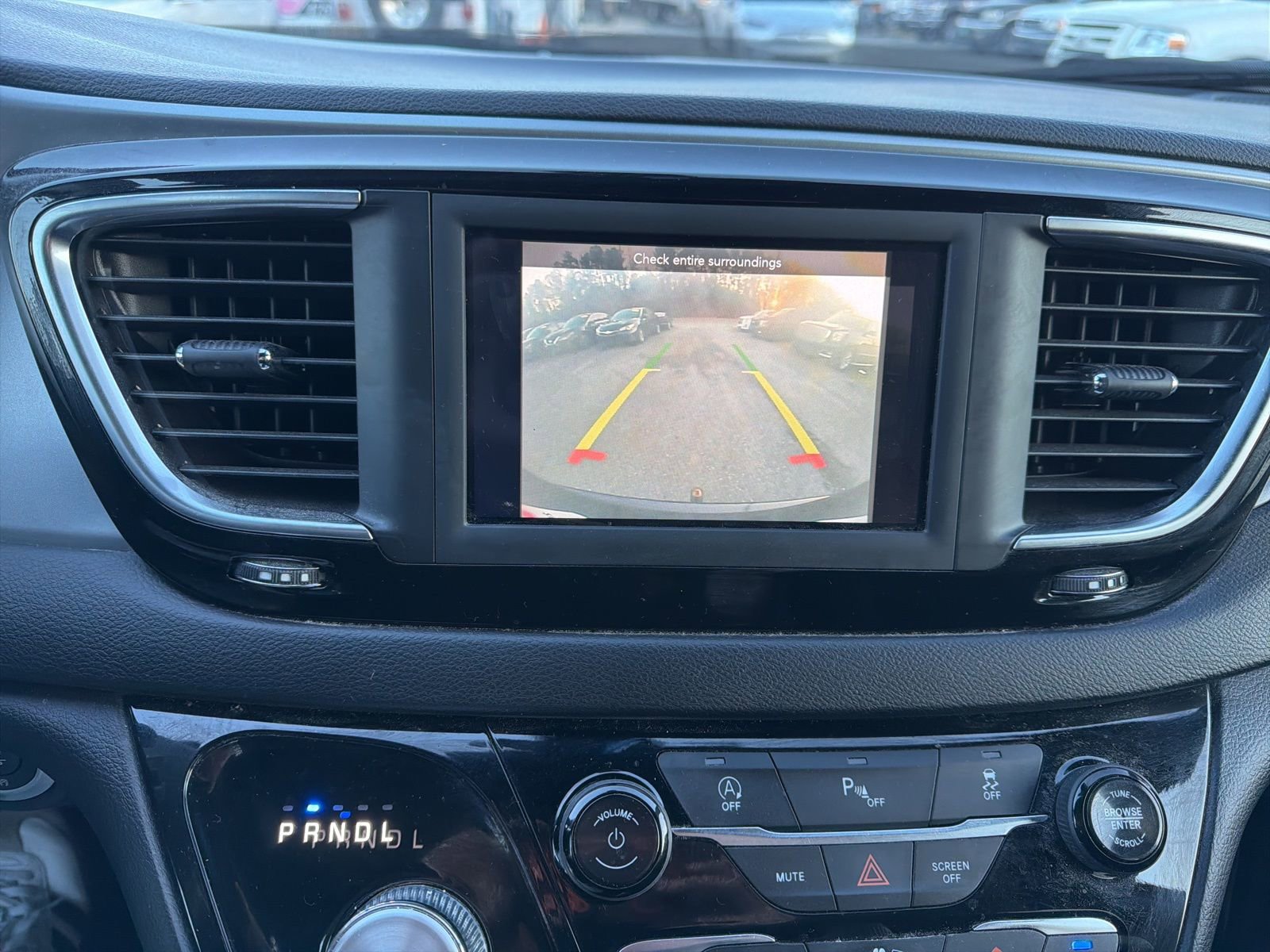 Used 2020 Chrysler Pacifica Touring w/ S Appearance Package image 12