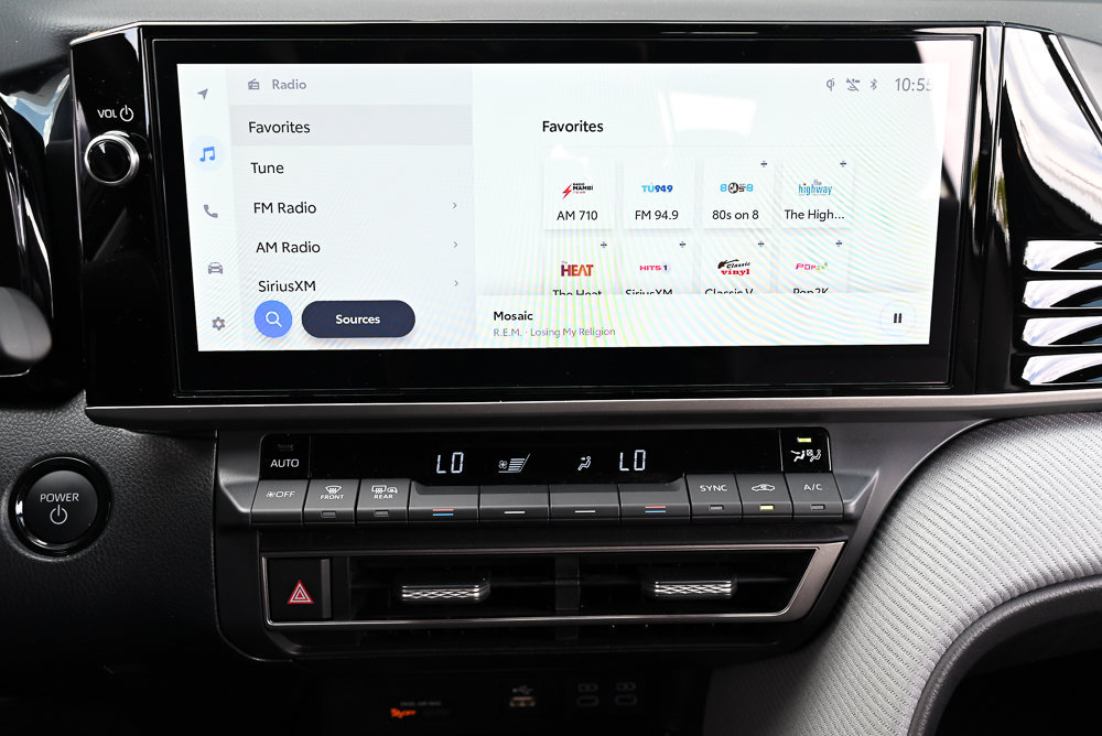 Used 2025 Toyota Camry SE w/ Multimedia Upgrade Package FWD image 15
