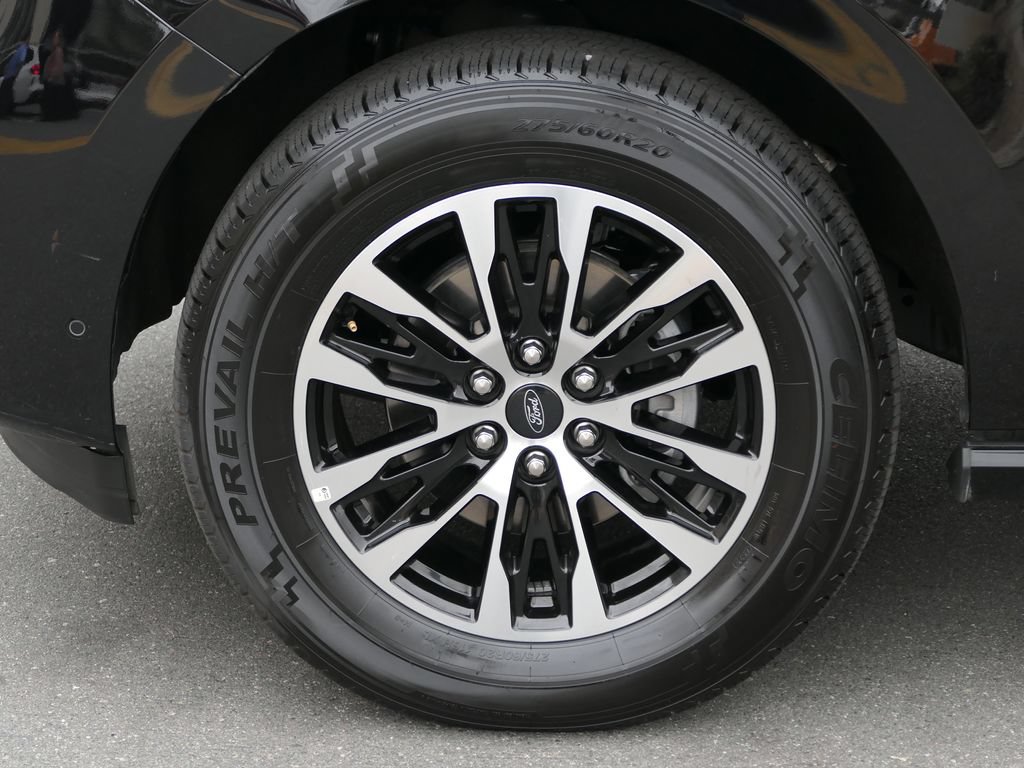 Used 2025 Ford Expedition Max Platinum AWD/4WD image 10