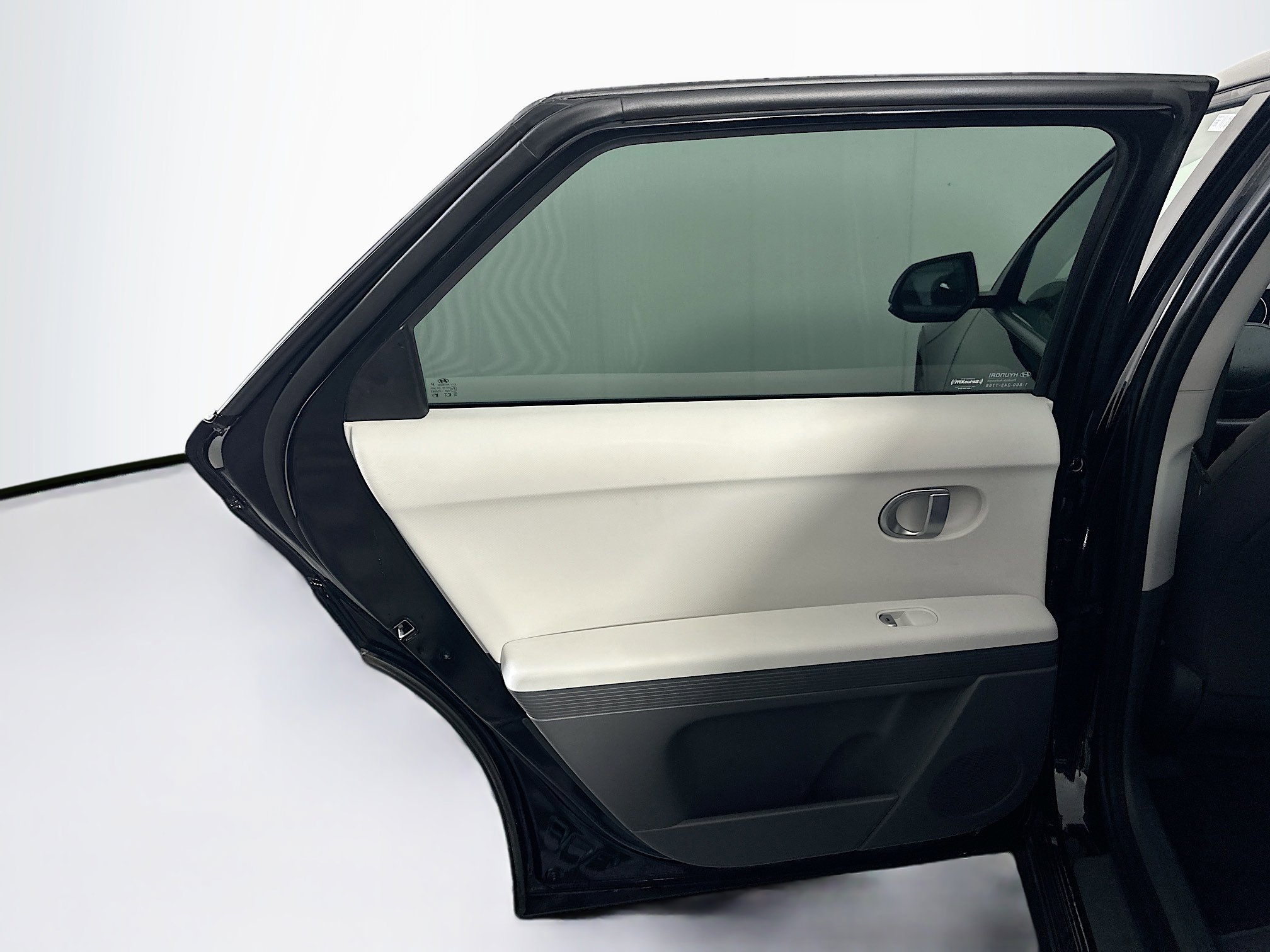 Used 2024 Hyundai Ioniq 5 SE image 27