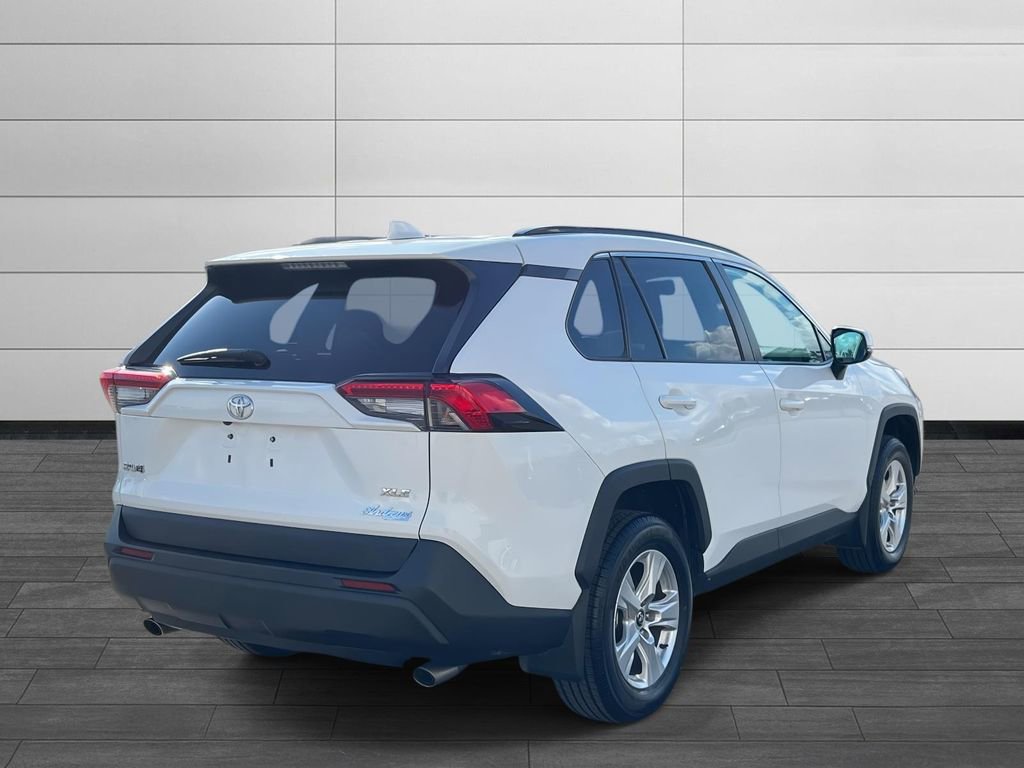 Used 2021 Toyota RAV4 XLE w/ Convenience Package image 5