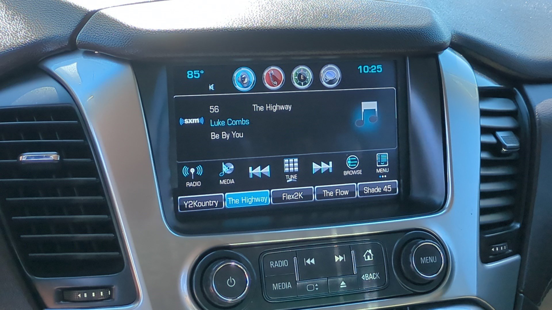 Used 2019 Chevrolet Suburban LT RWD image 21