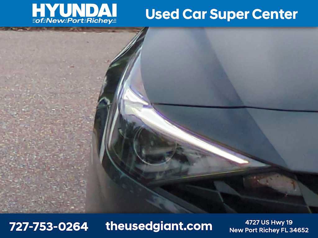 Certified 2023 Hyundai Elantra SE FWD image 9