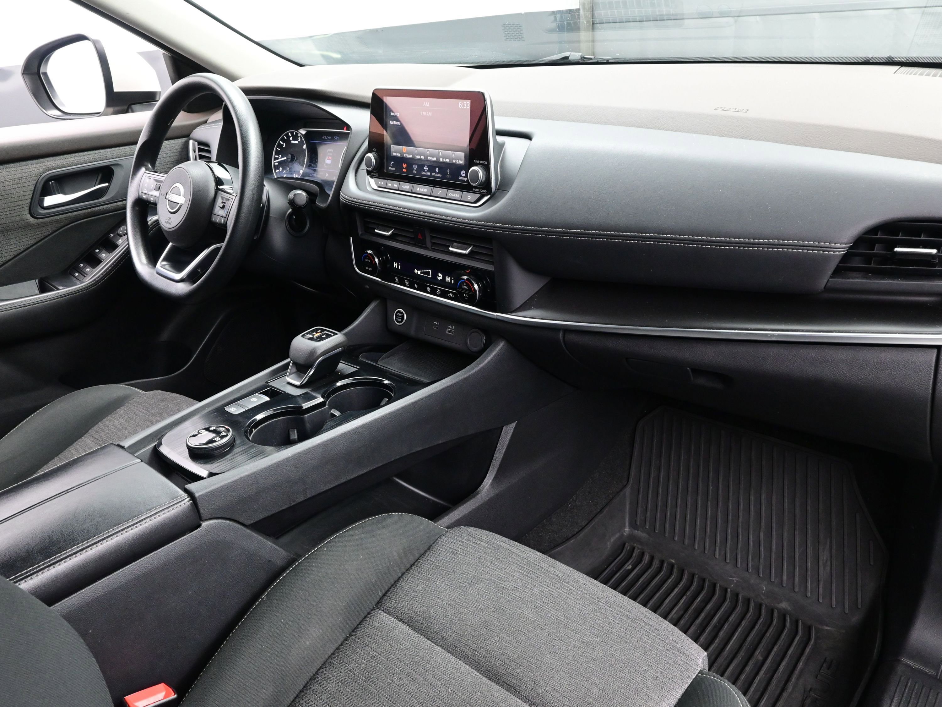 Used 2023 Nissan Rogue SV image 15