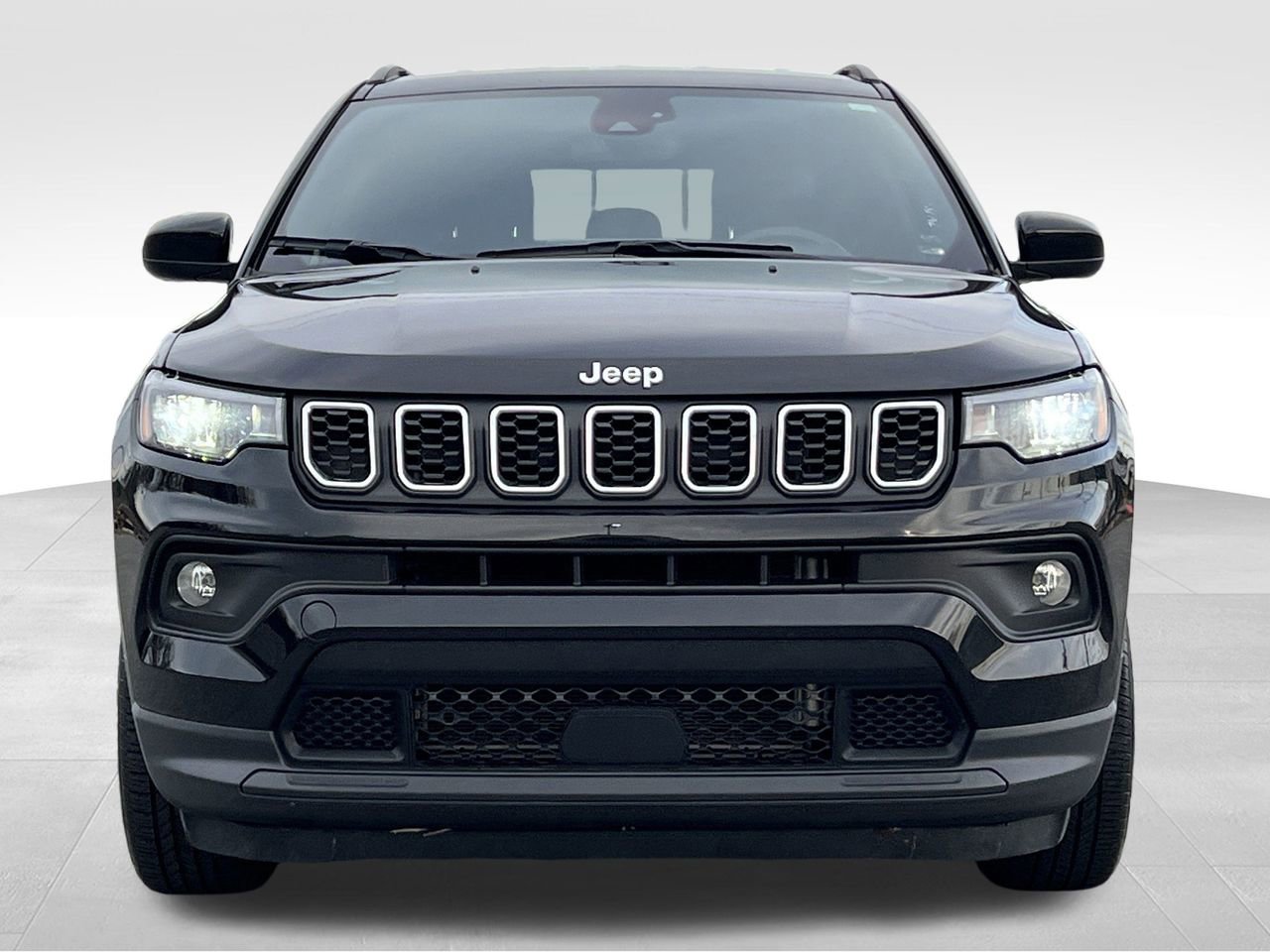 Used 2024 Jeep Compass Latitude image 30