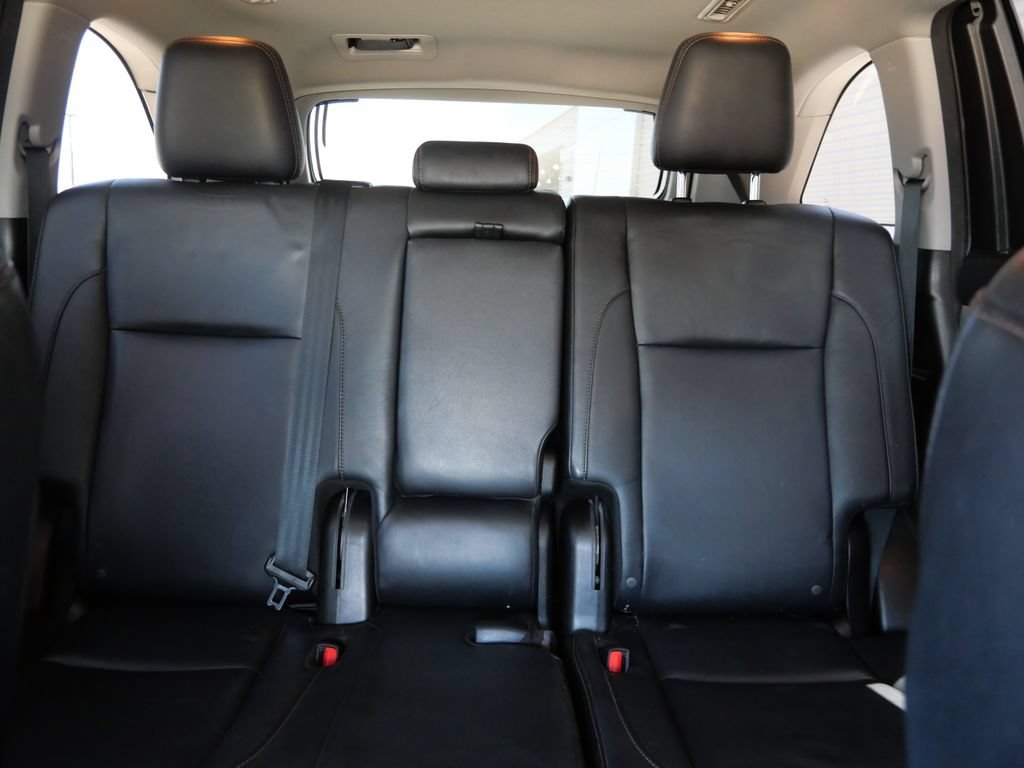 Used 2016 Toyota Highlander XLE AWD/4WD image 19