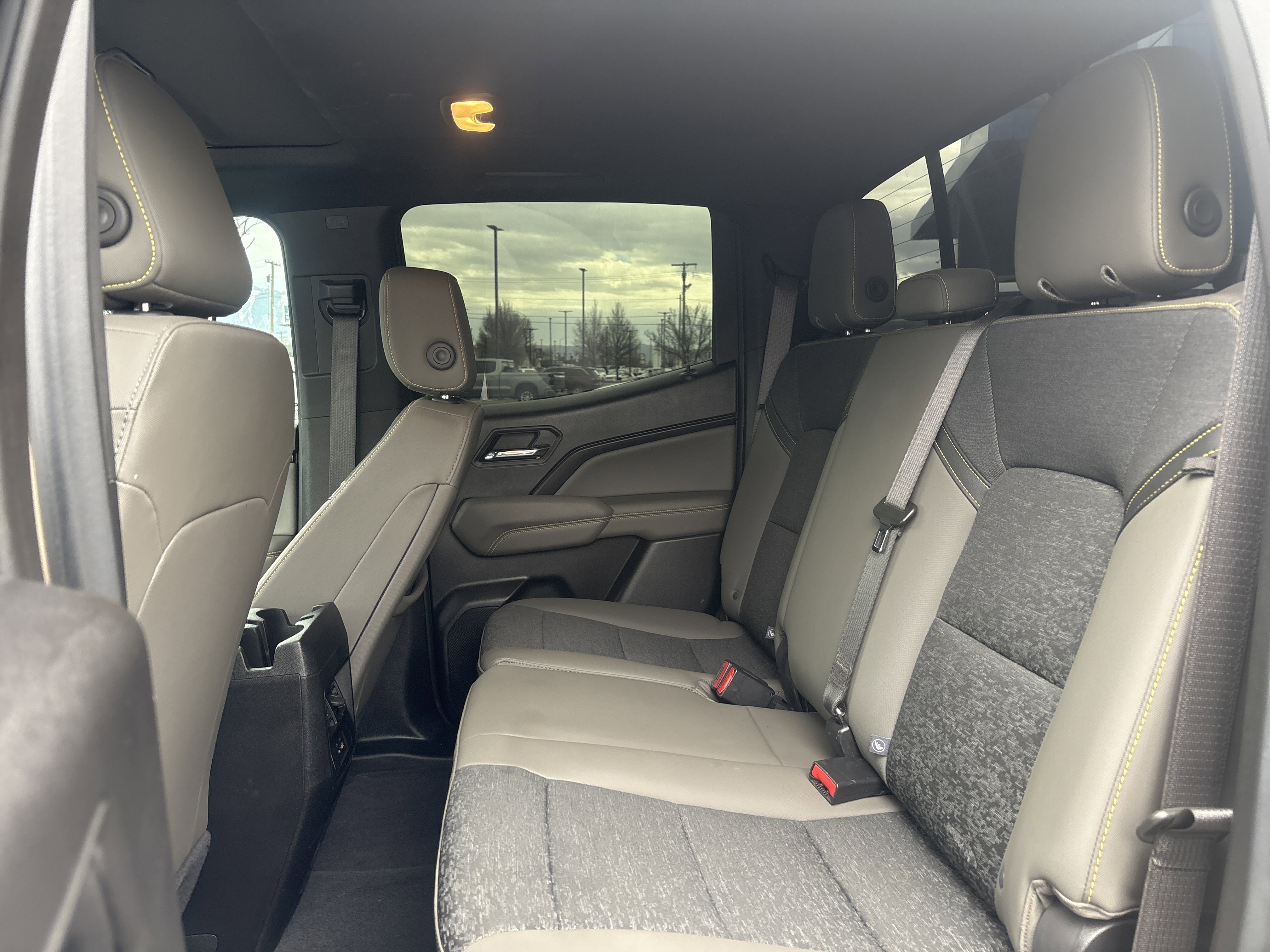 Used 2024 Chevrolet Colorado ZR2 w/ Technology Package image 24