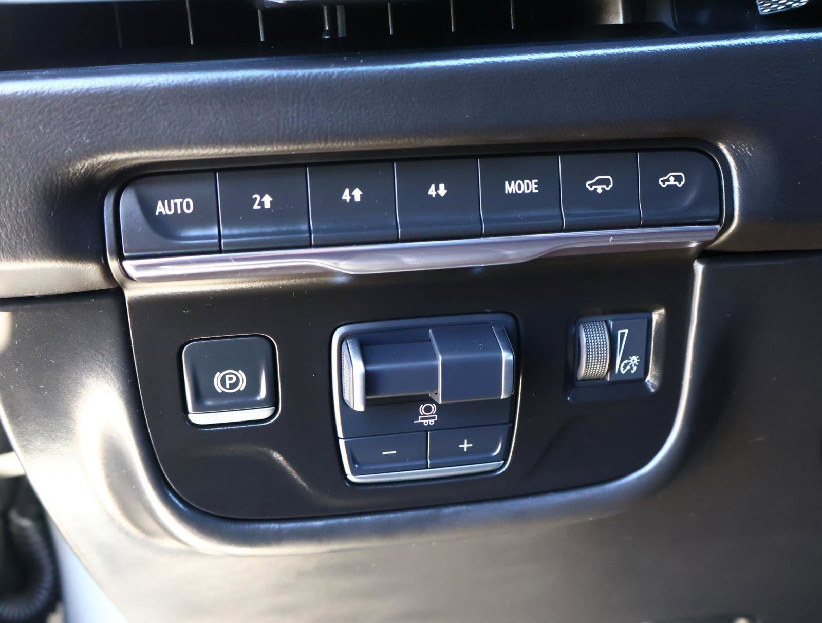 Used 2025 Cadillac Escalade ESV Sport Platinum w/ LPO, Floor Liner Package image 31