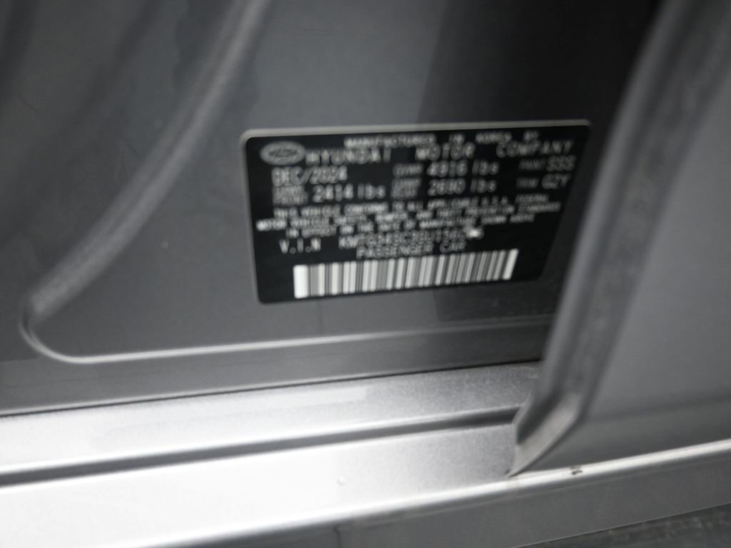 Used 2025 Genesis G70 2.5T AWD/4WD image 20