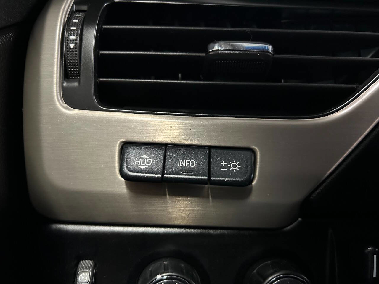 Used 2017 GMC Yukon XL Denali w/ Open Road Package image 19