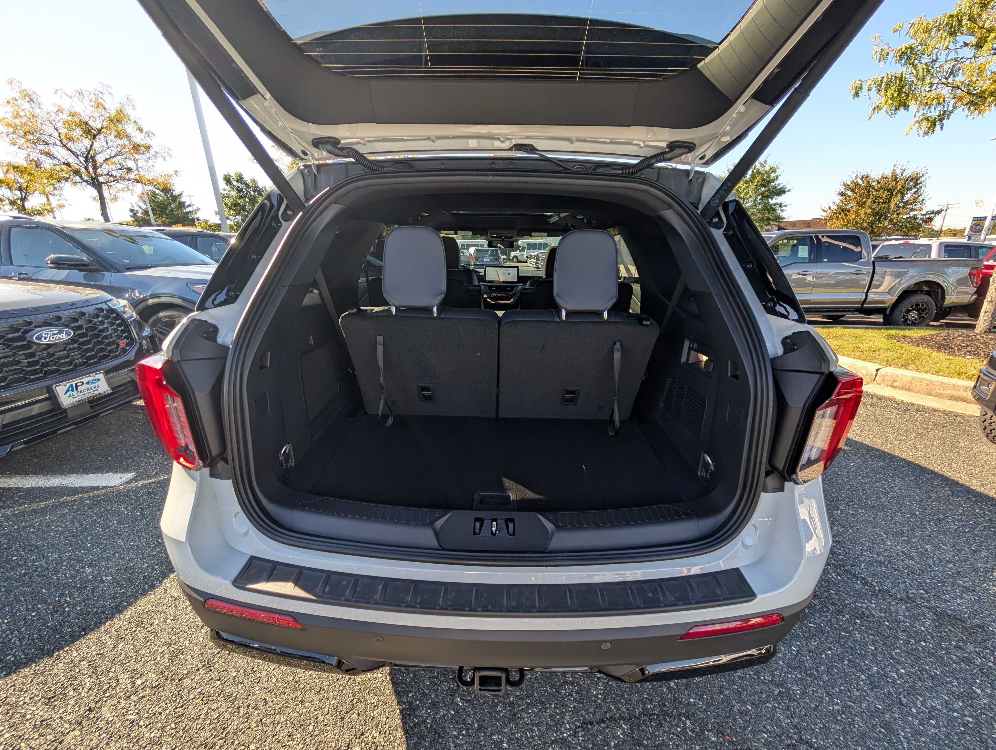 New 2027 Ford Explorer ST-Line w/ Premium Package AWD/4WD image 9