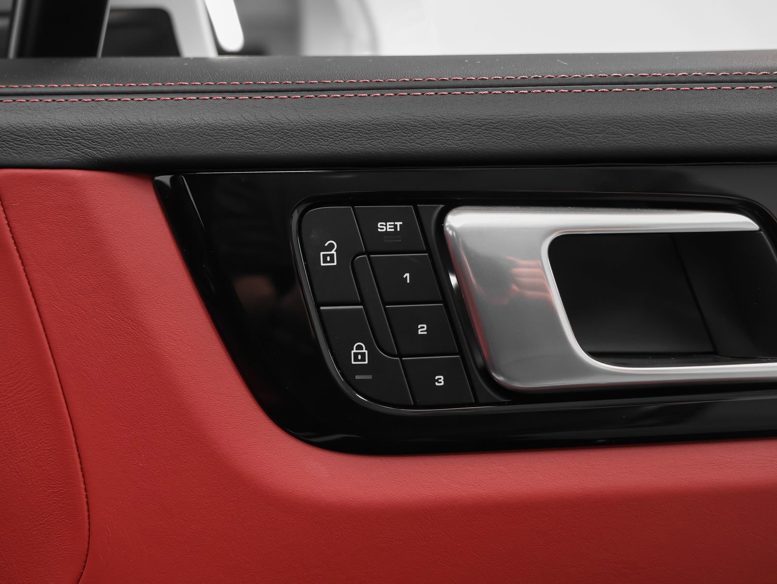 Used 2023 Porsche Cayenne S Platinum image 20