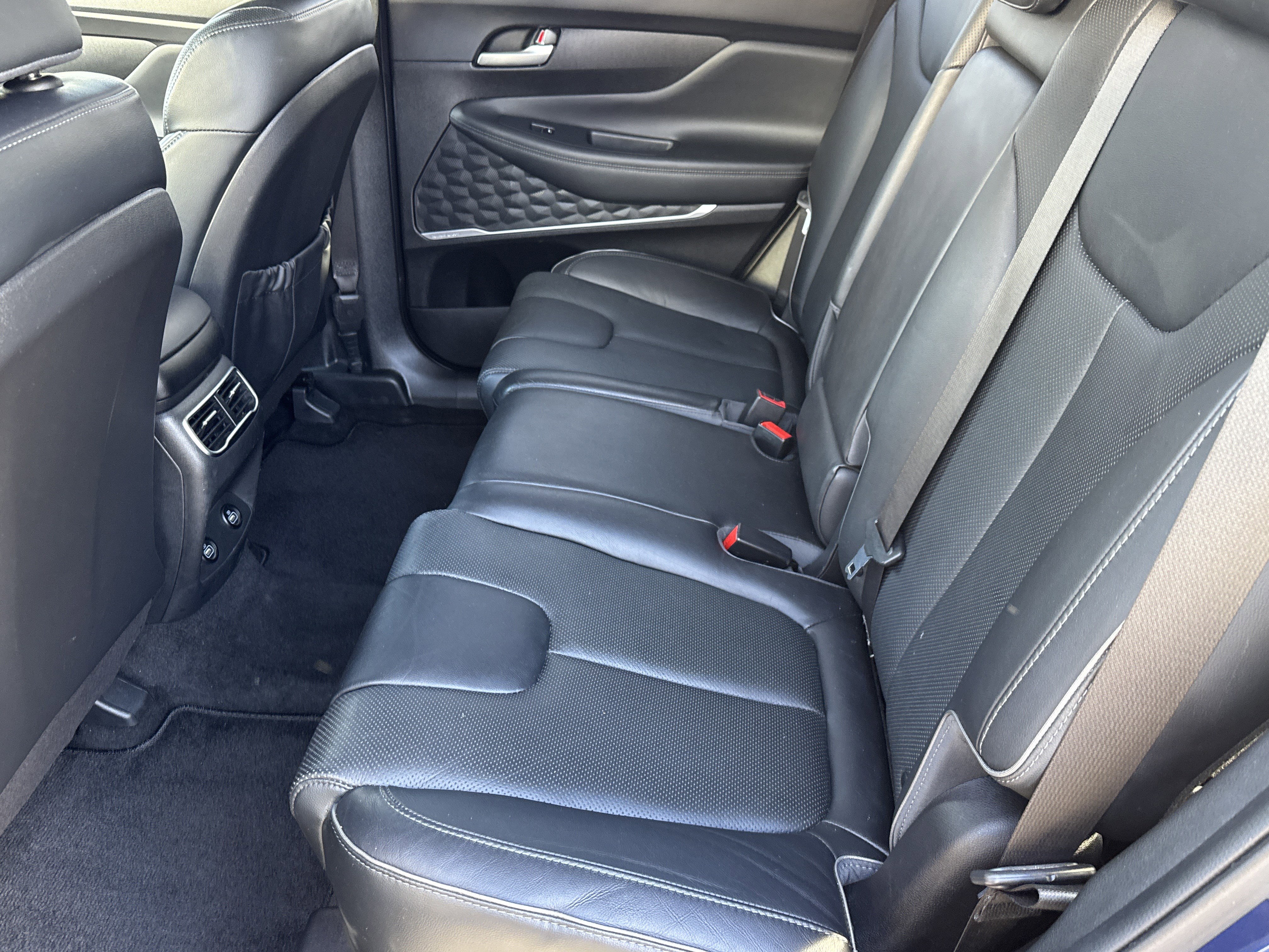 Used 2020 Hyundai Santa Fe Limited image 12