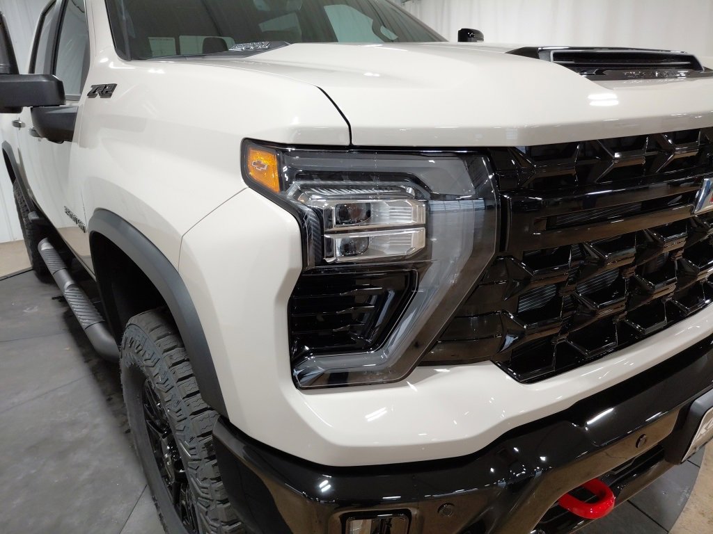 New 2026 Chevrolet Silverado 2500 ZR2 w/ LPO, Dark Essentials Package image 14
