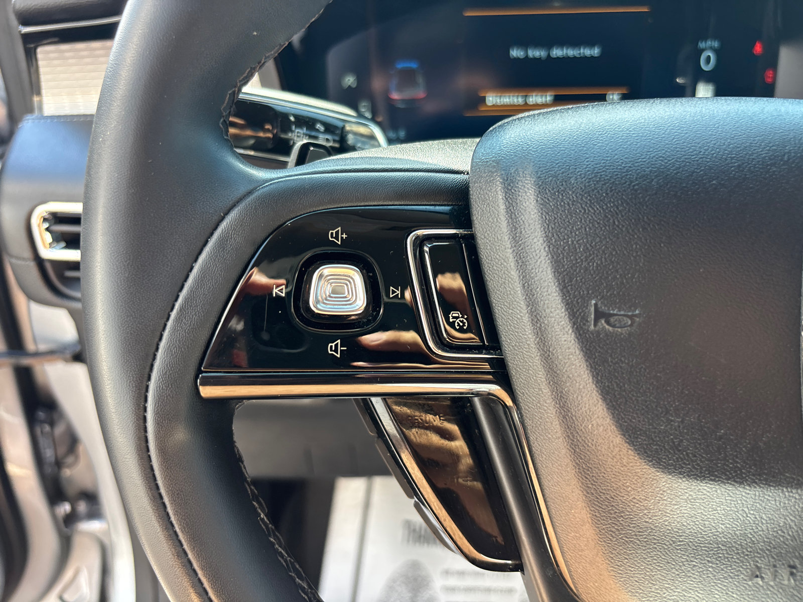 Certified 2024 Lincoln Corsair AWD image 17