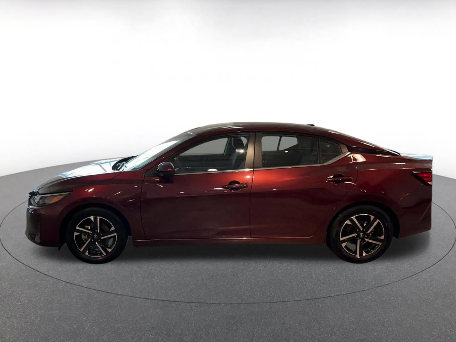 Used 2025 Nissan Sentra SV image 9