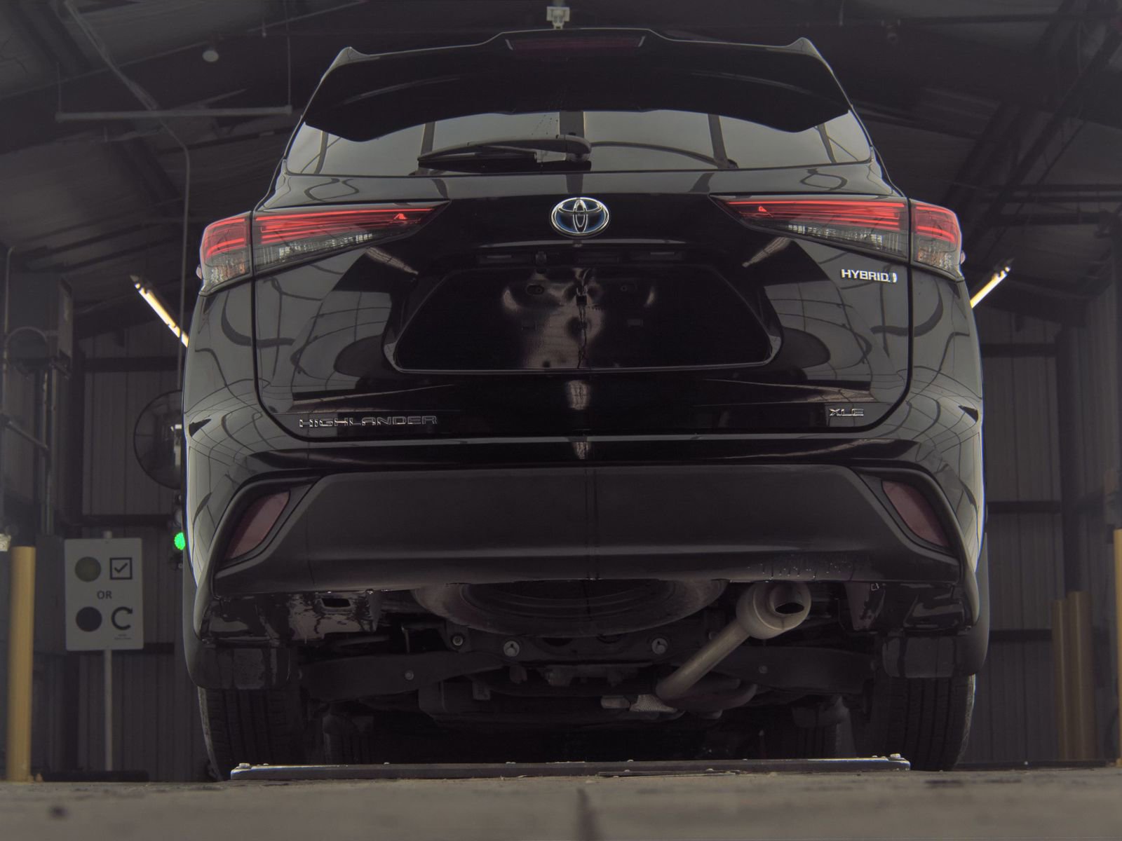 Used 2022 Toyota Highlander XLE image 7