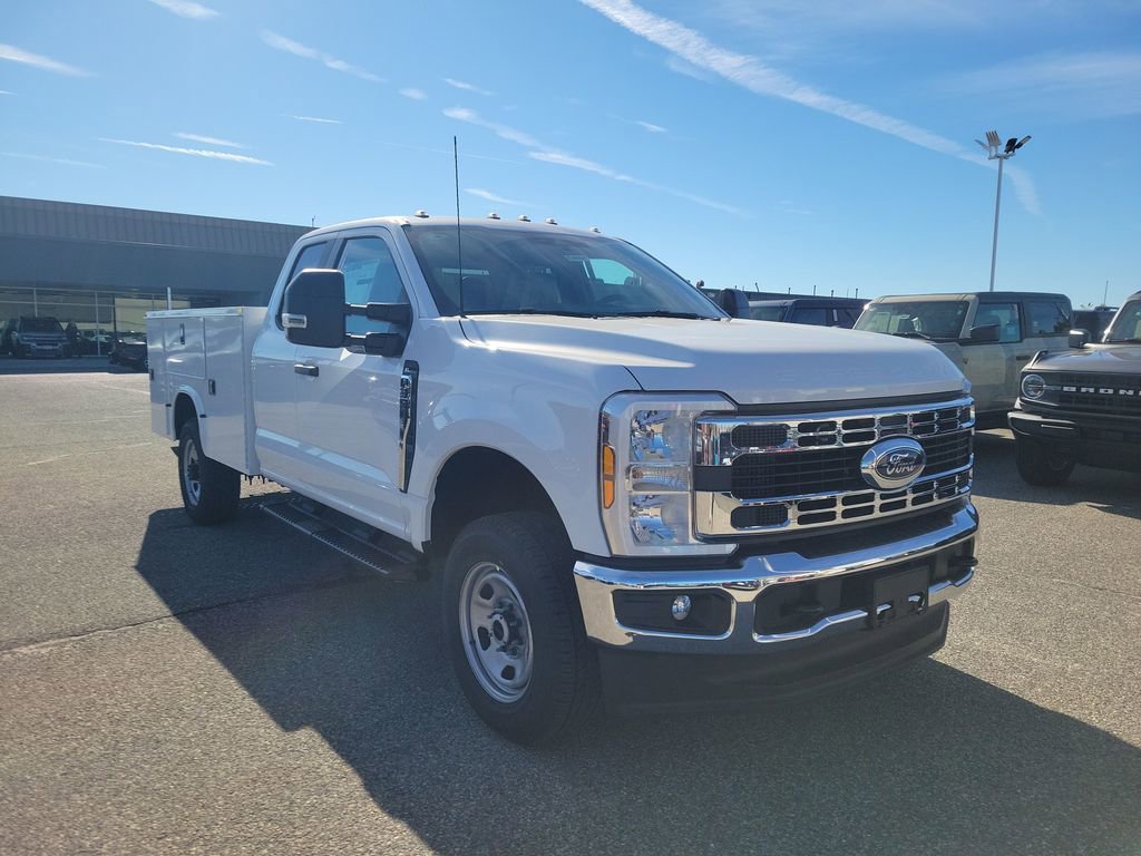 New 2026 Ford F350 XL w/ XL Chrome Package image 4