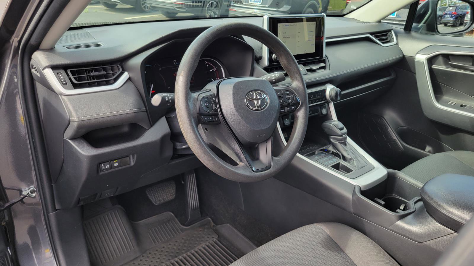 Used 2023 Toyota RAV4 LE image 18