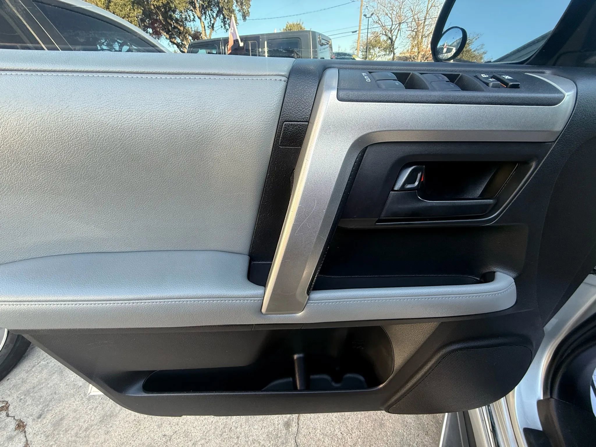 Used 2013 Toyota 4Runner SR5 image 20